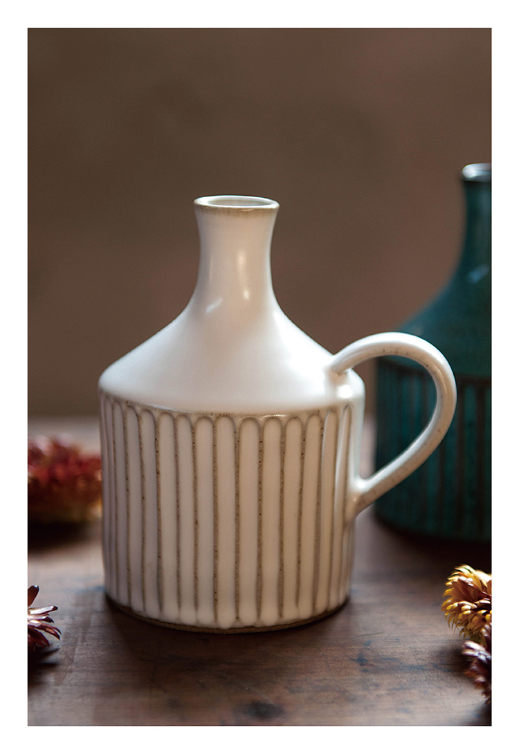 手心里韩国陶艺家金秀泫手工花器陶瓷花瓶精致摆件生活器皿插花器