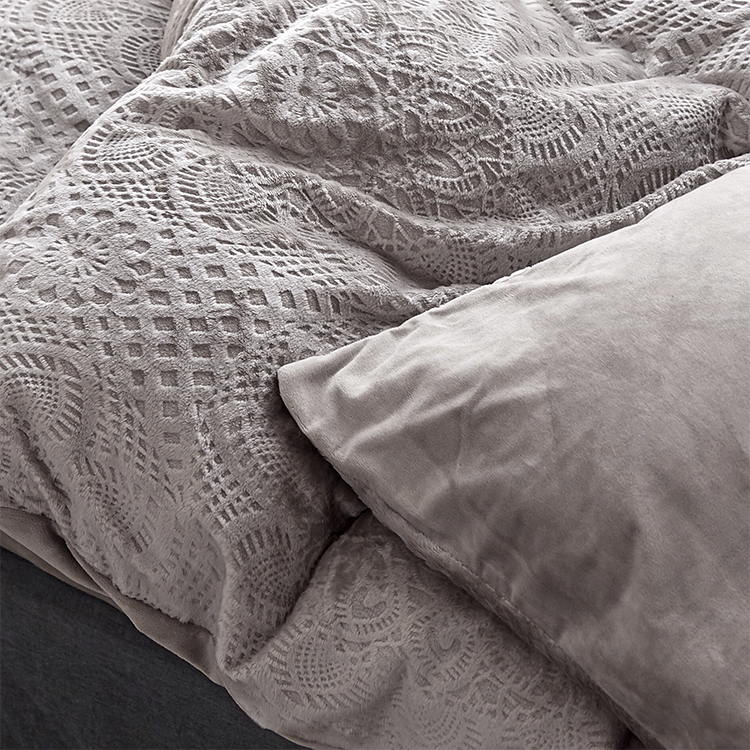 巷子戏法丨velvet雕花绒四件套床上工艺款白色天鹅绒保暖防静电!